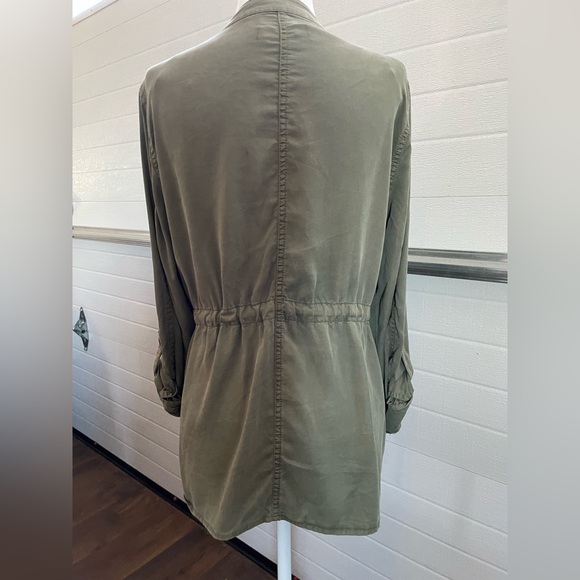 Lightweight jacket - Picture 3 of 7